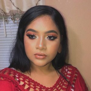 Meet your Posher, Evelyne